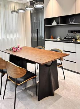 2025年新款中古风实木餐桌胡桃色家用长方形小户型实木面飞鸦餐桌