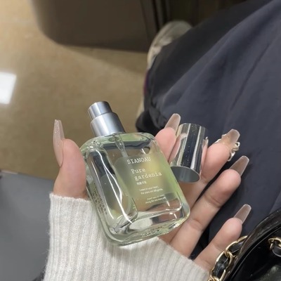 30ml 淡淡的绿茶清香一闻就是夏天的感觉！SIANOAU山间绿茶香水