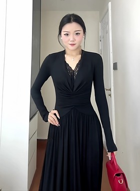 大码微胖mm初秋新款高腰V领黑色连衣裙女韩版赫本风a字收腰长裙子