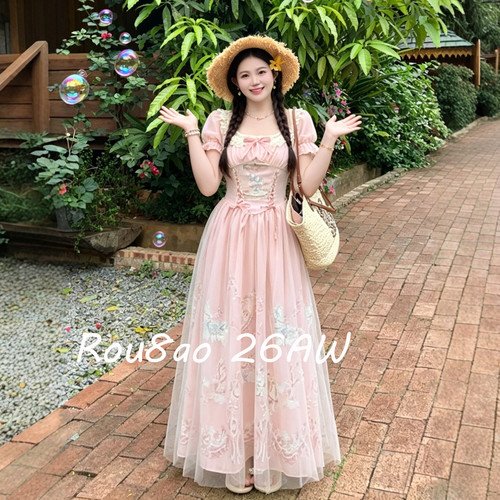 大码法式甜美风泡泡袖方领连衣裙