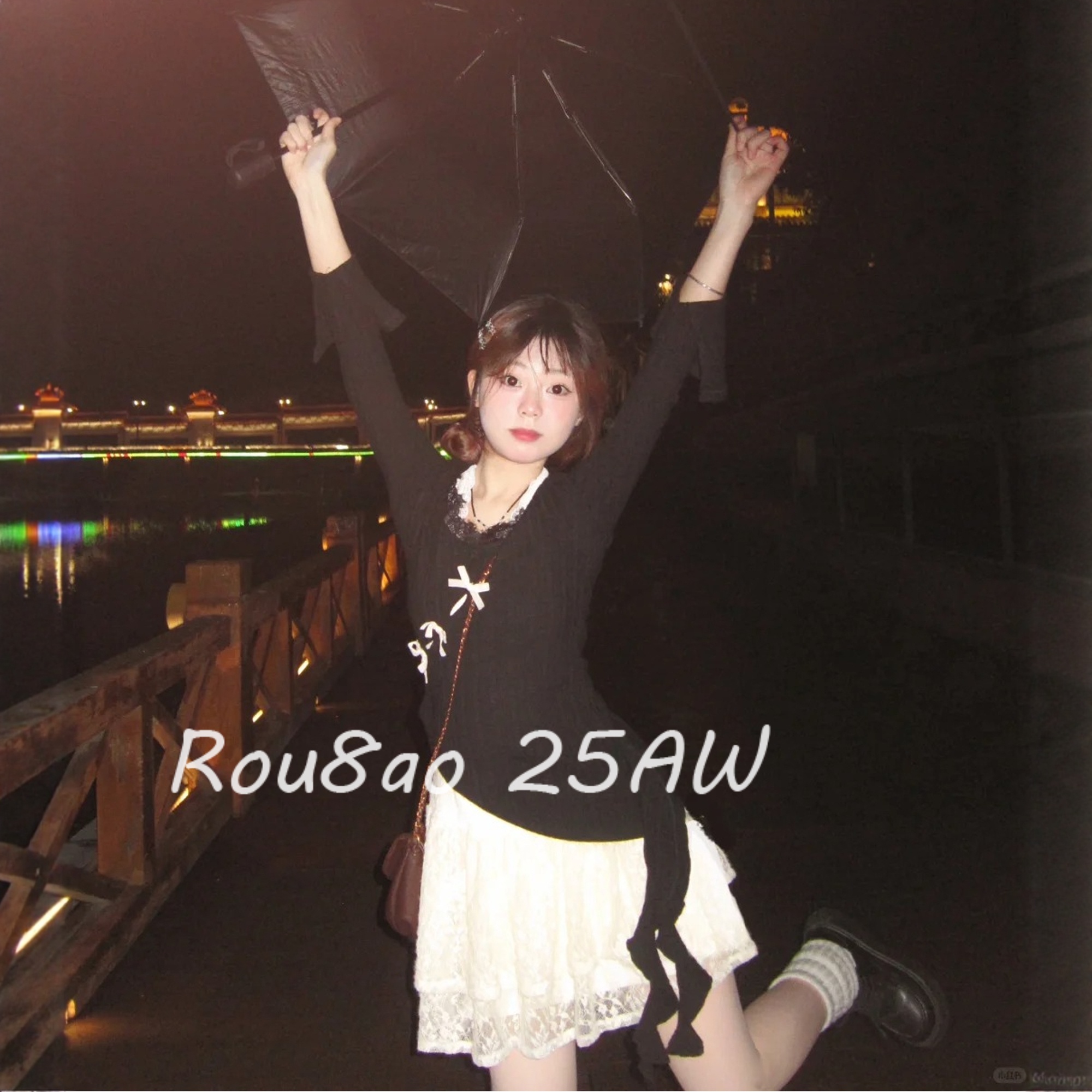 微胖大码女装V领黑色蕾丝边T恤