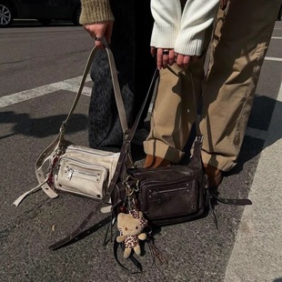 复古百搭中性做旧小容量多口袋斜挎包2025秋冬新款 辣妹风机车包女
