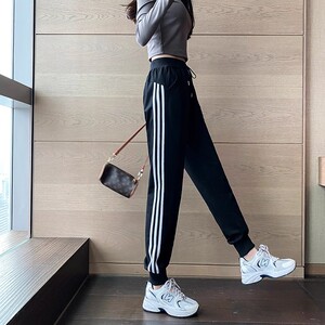 运动裤女春秋三道杠初高中学生休闲卫裤校裤纯棉冬季束脚裤子长裤