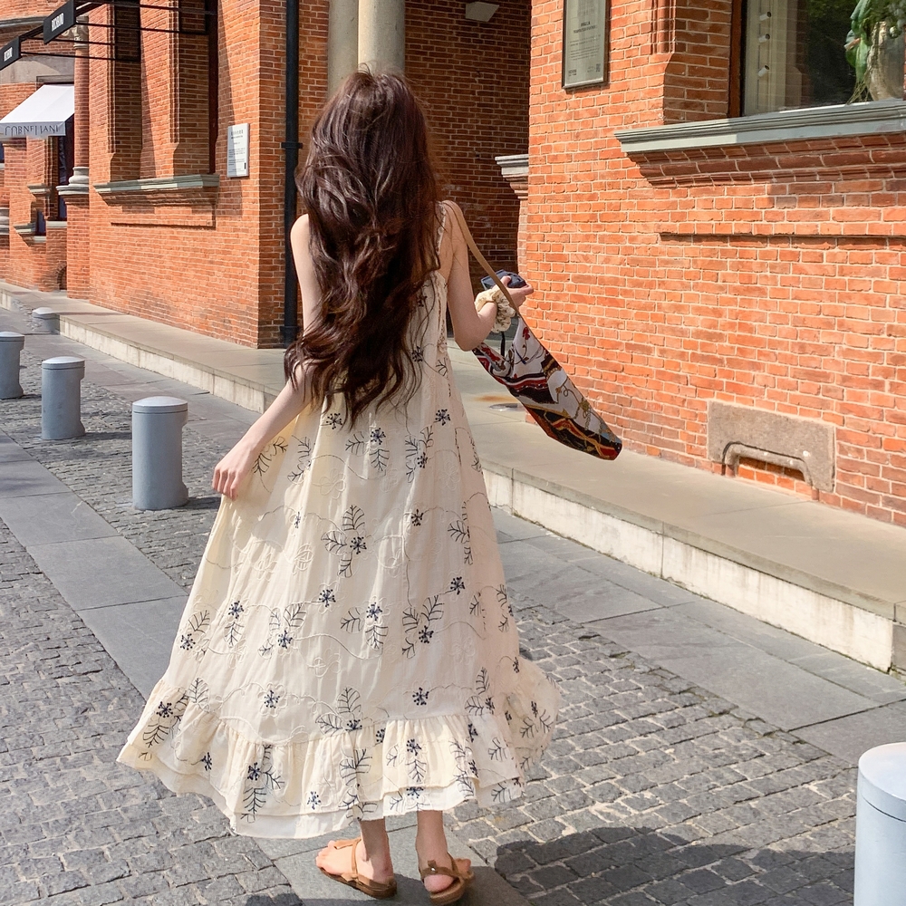 温柔风超好看独特漂亮碎花吊带连衣裙海边度假风沙滩长裙2025夏季，女装连衣裙，沁古纱衣