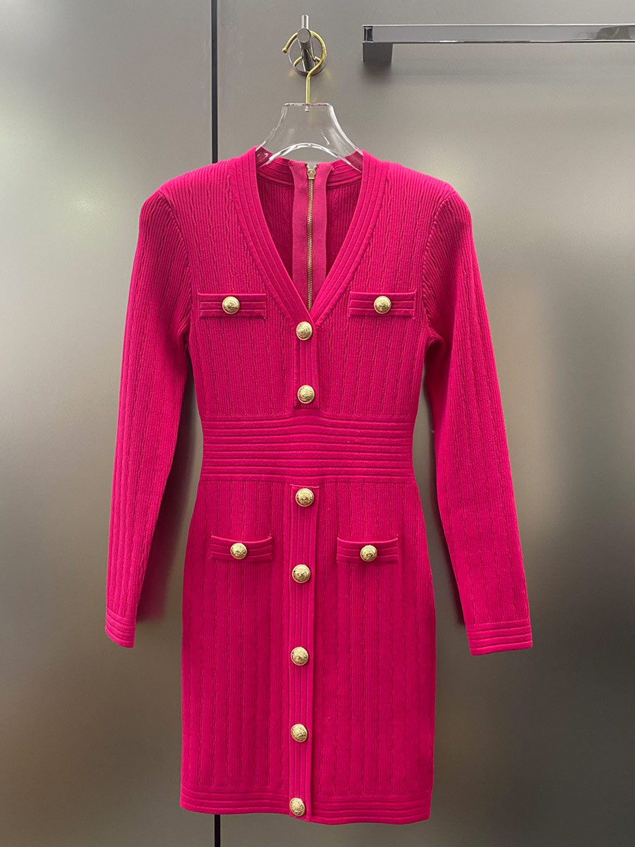 欧洲站2022秋冬新款性感V领单排扣针织连衣裙外穿修身秋冬