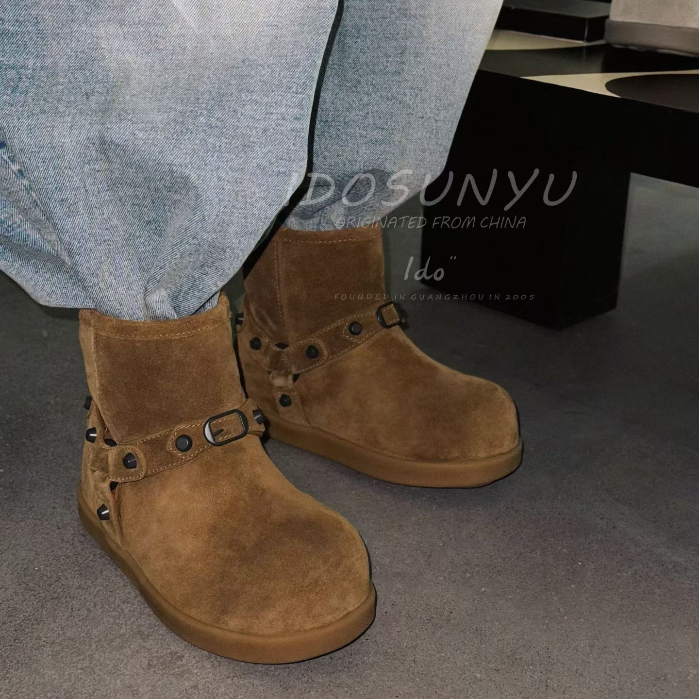 IDO/TT欧货女鞋2025秋冬新款牛猄皮圆头金属柳钉皮带扣套筒雪地靴