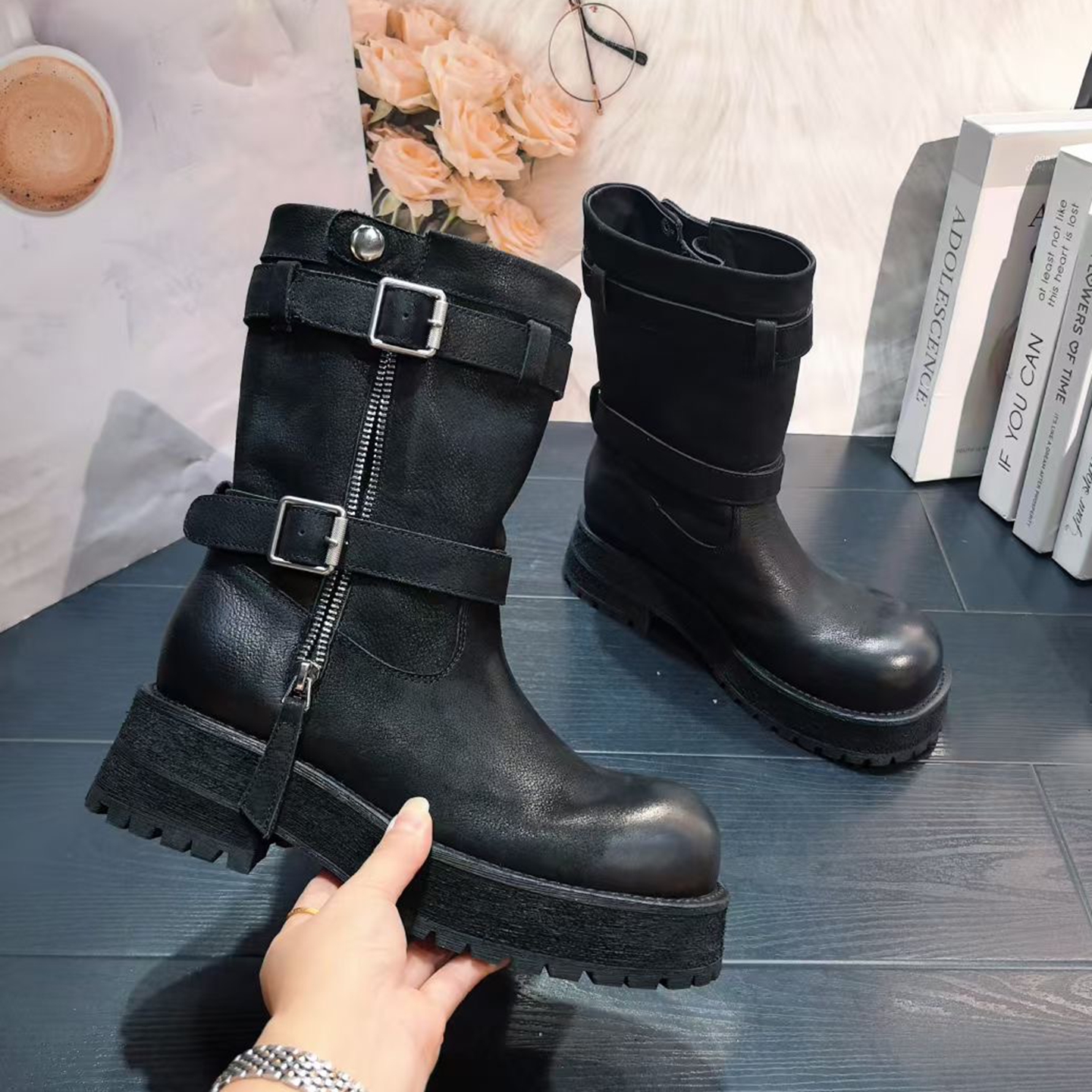 ICAN欧货女鞋2025秋冬新款复古牛猄皮圆头侧拉链皮带扣厚底马丁靴