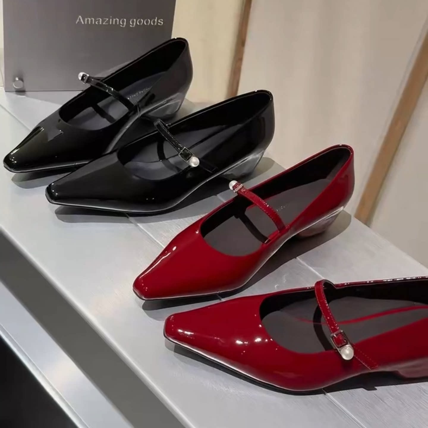 WM6欧货女鞋2026早春新款漆皮方头浅口珍珠脚环带内增高时装单鞋