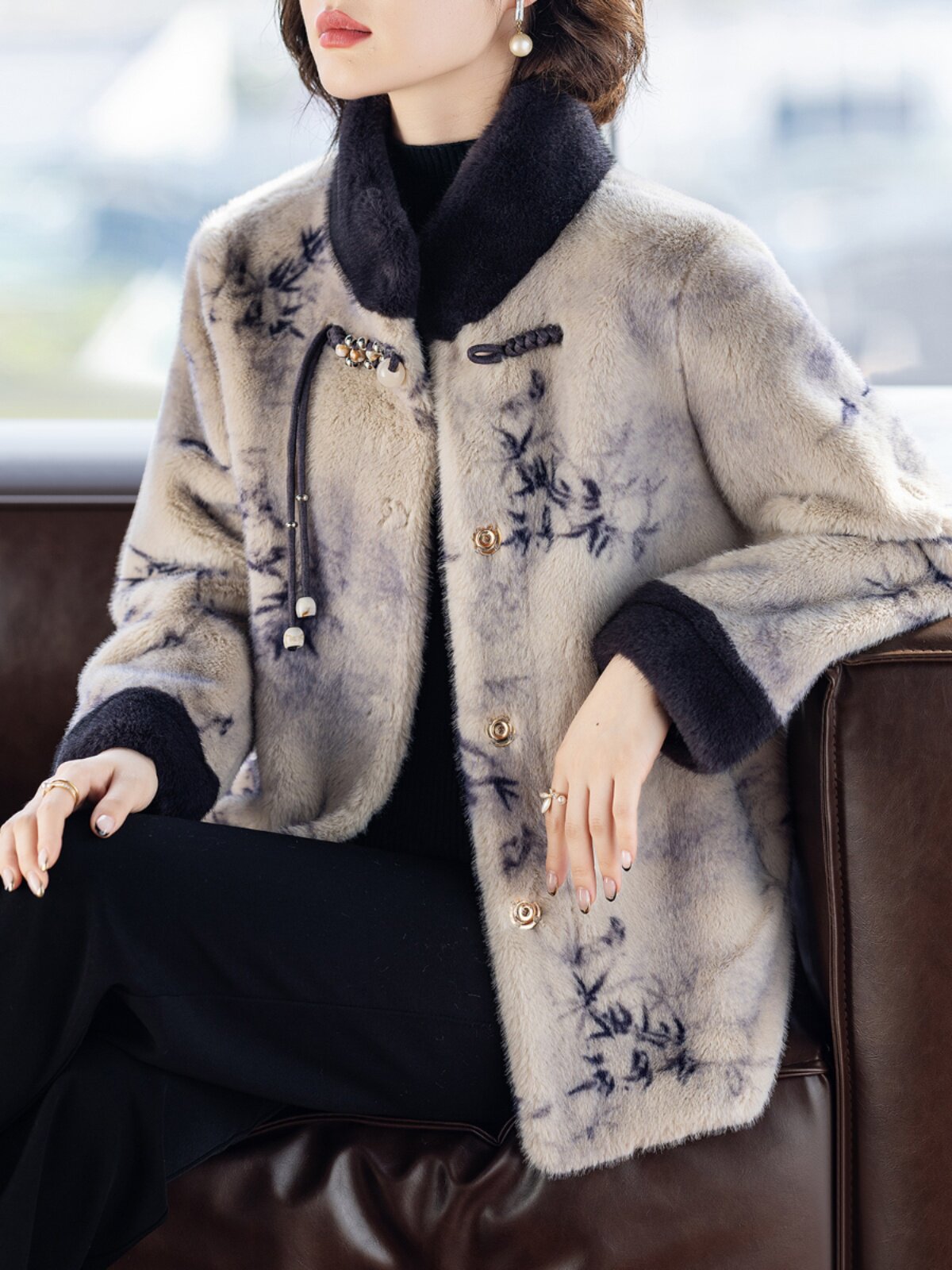妈妈冬装外套洋气时尚2025新款加厚新中式国风衣服中老年人女皮草