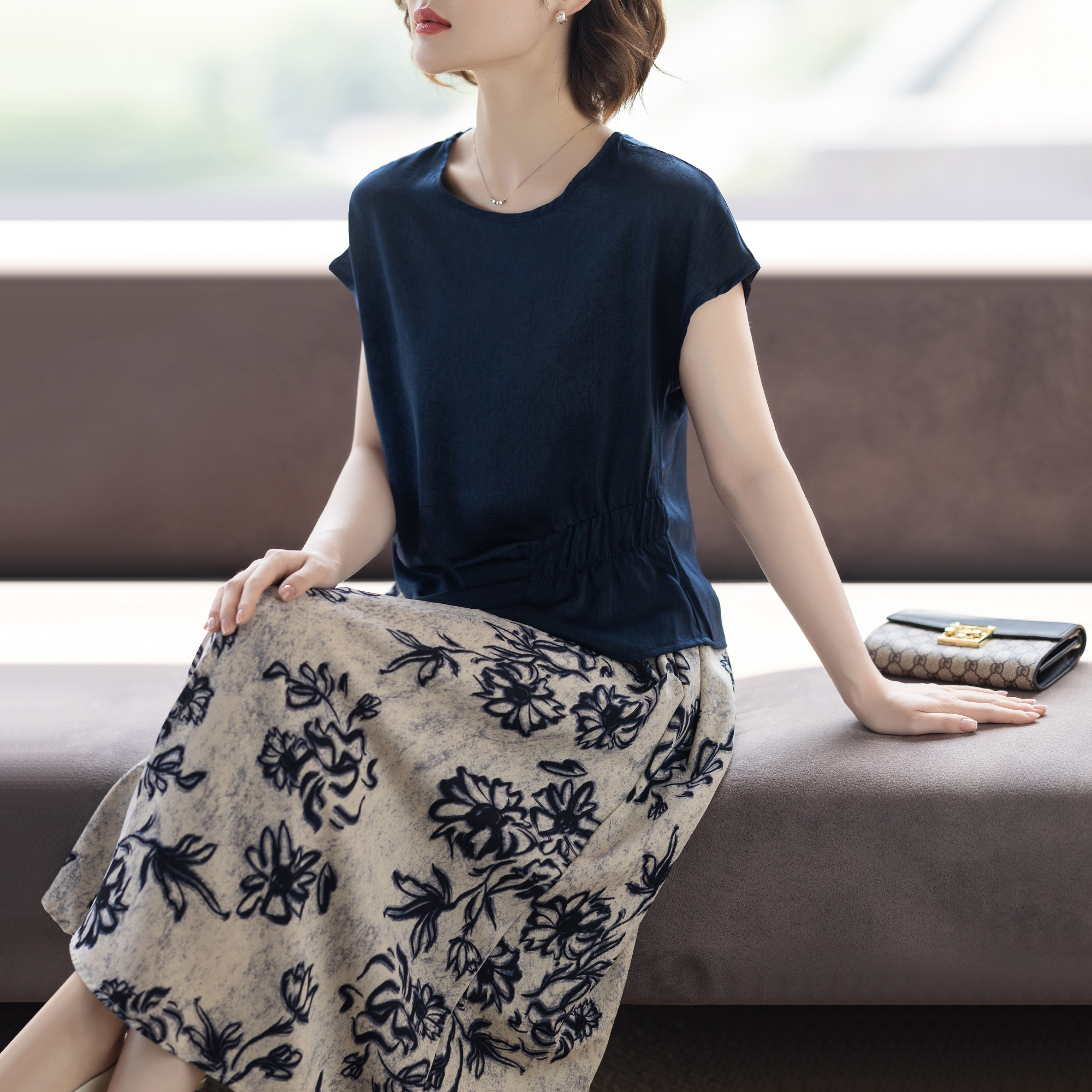 年轻妈妈夏装套装裙子两件套2025新款时尚中老年女装短袖夏天衣服