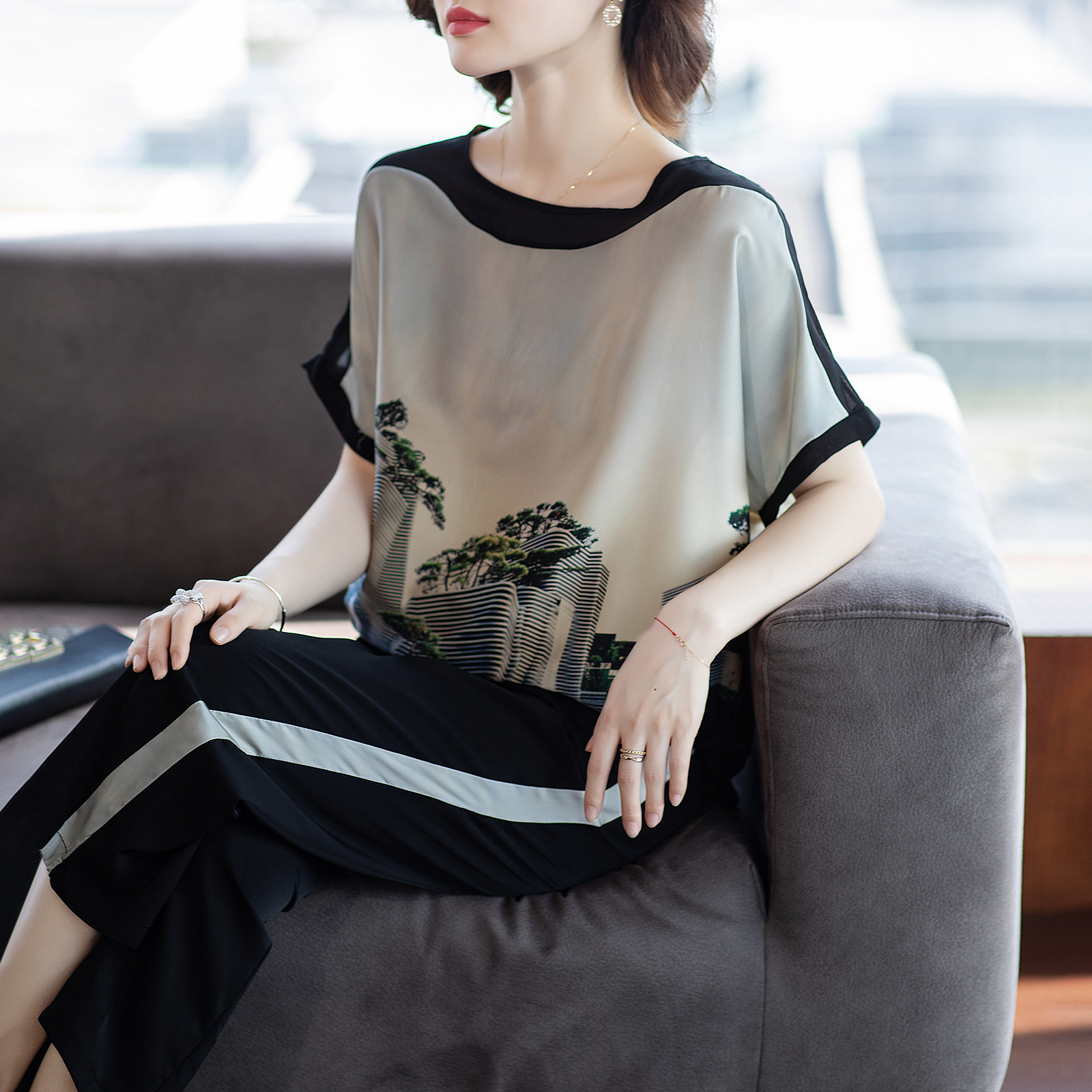 妈妈夏装洋气套装女时尚短袖T恤40岁50中老年大码两件套2025新款