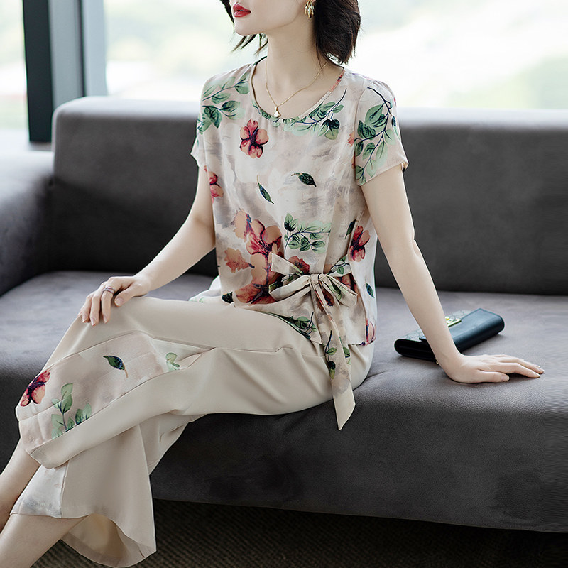 妈妈夏季新款时尚短袖套装中老年人女洋派雪纺上衣40岁大尺码上衣