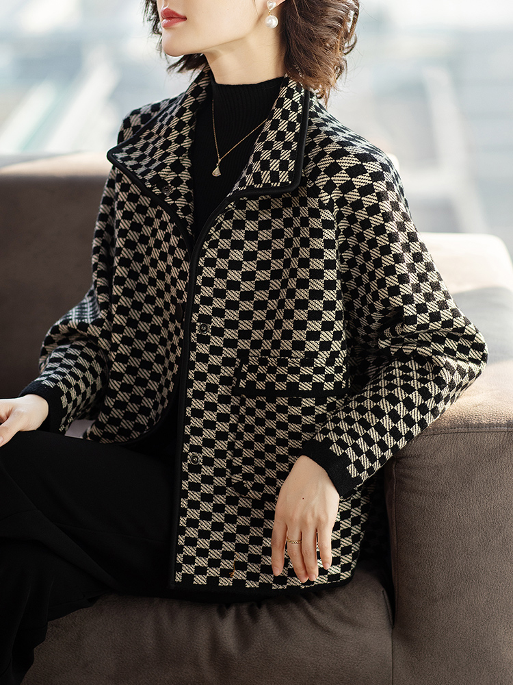 妈妈秋装外套洋气2025春秋新款中老年女40岁50时尚千鸟格休闲上衣