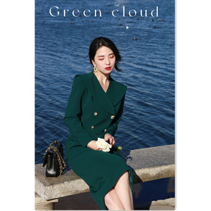 绿色云 金玫瑰气质设计感通勤女人味双排扣V领修身西服裙墨绿黑色
