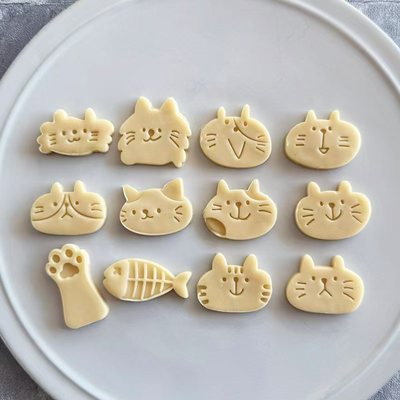 日式卡通可爱猫咪小鱼干饼干模具宠物迷你小号猫爪零食烘培工具