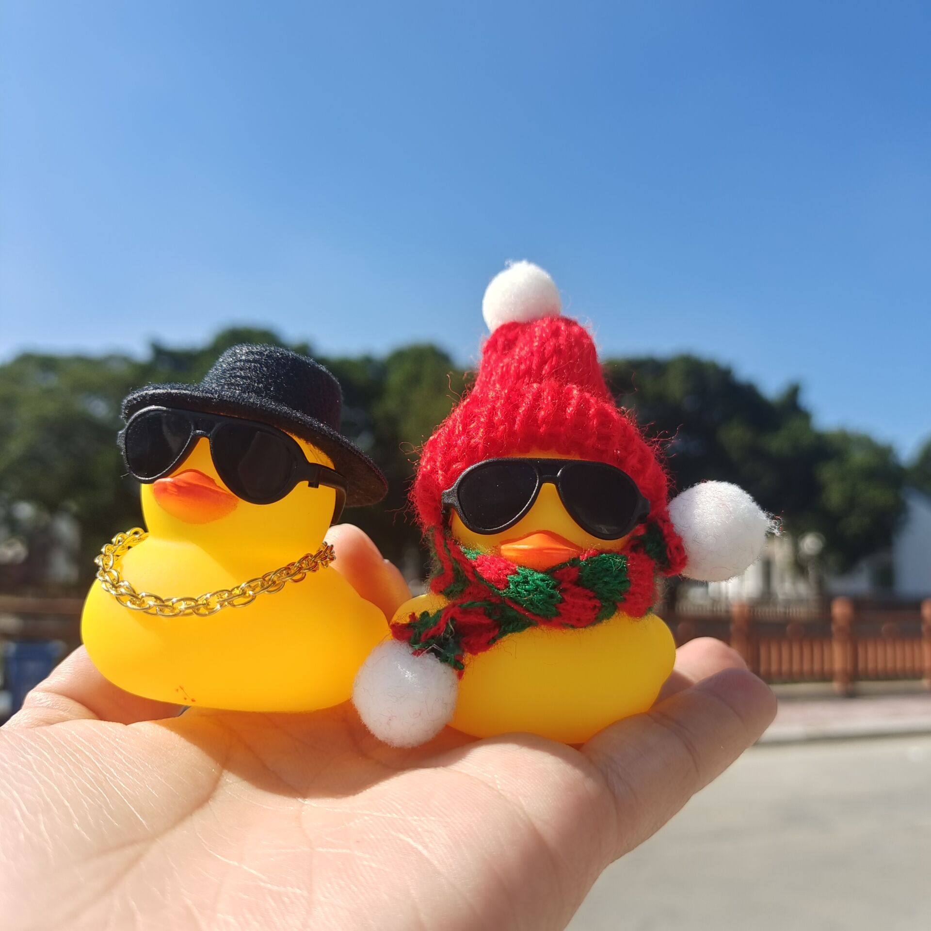 网红鸭自行车破风鸭摩托车毛线帽小黄鸭车载摆件小墨镜围巾社会鸭,汽车用品/电子/清洗/改装,摆件,淘宝优惠券,粉丝福利购,淘宝优惠卷