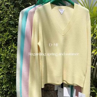 女士 女2025秋新款 BEE系列48支16针元 宝针美丽诺羊毛打底V领针织衫