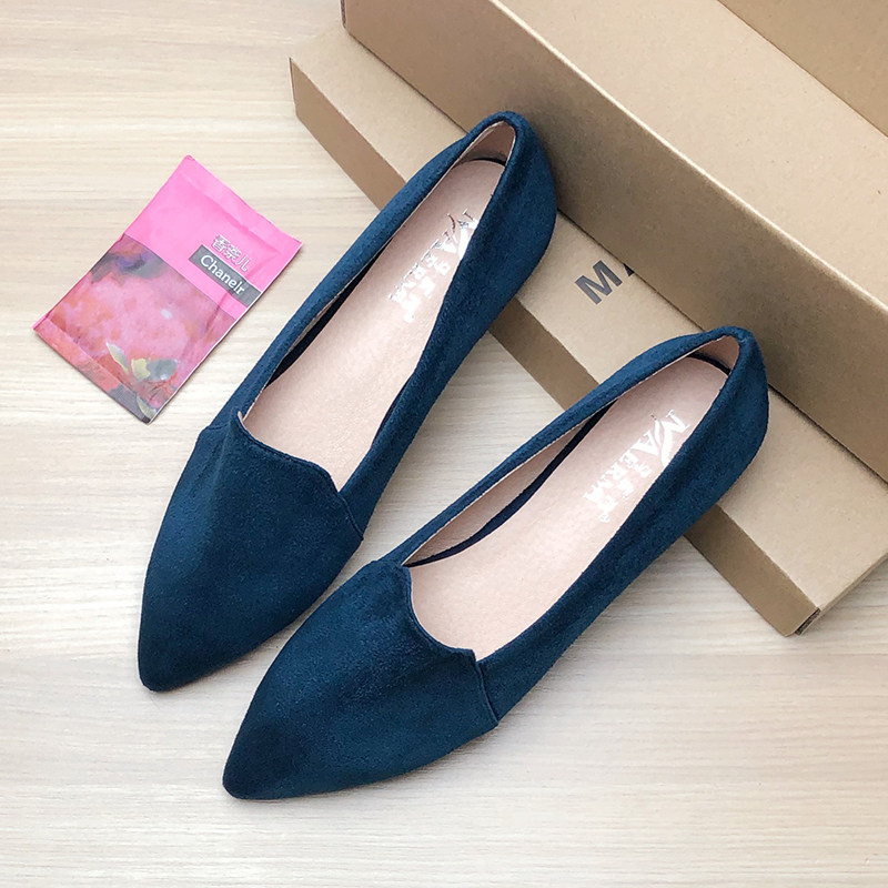 潮牌女鞋平底尖头大码单鞋时尚新款百搭舒适工作一脚蹬浅口豆豆鞋