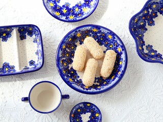波兰进口手绘陶瓷器小蓝花椭圆烤箱盘米饭碗茶壶早餐盘咖啡杯C327