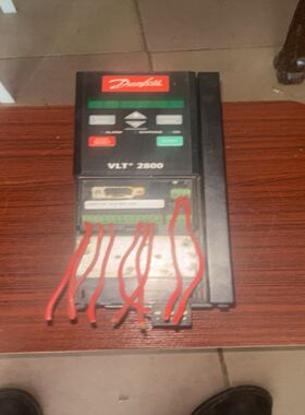 丹佛斯VLT2800变频器，功能完好，外观成色不错。缺少盖板