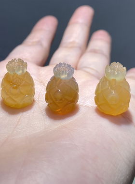 菠萝天然原色俏皮玛瑙手工雕刻玉菠萝项坠饰品冰透玉髓凤梨挂件