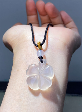 天然冰透玉髓四叶草项坠