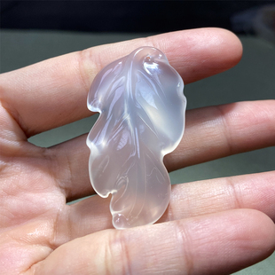 高冰玉髓枫叶项坠女款毛衣链配饰饰品 手工雕刻叶子玉坠子玉项链
