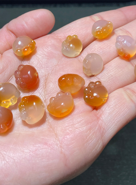 纤纤素手天然玛瑙玉髓猫爪项坠