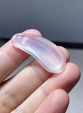 纤纤素手天然白冰玉髓玛瑙福瓜吊