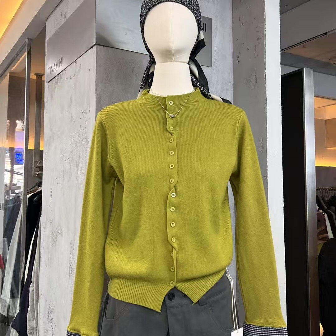 修身设计感撞色格子翻袖针织衫