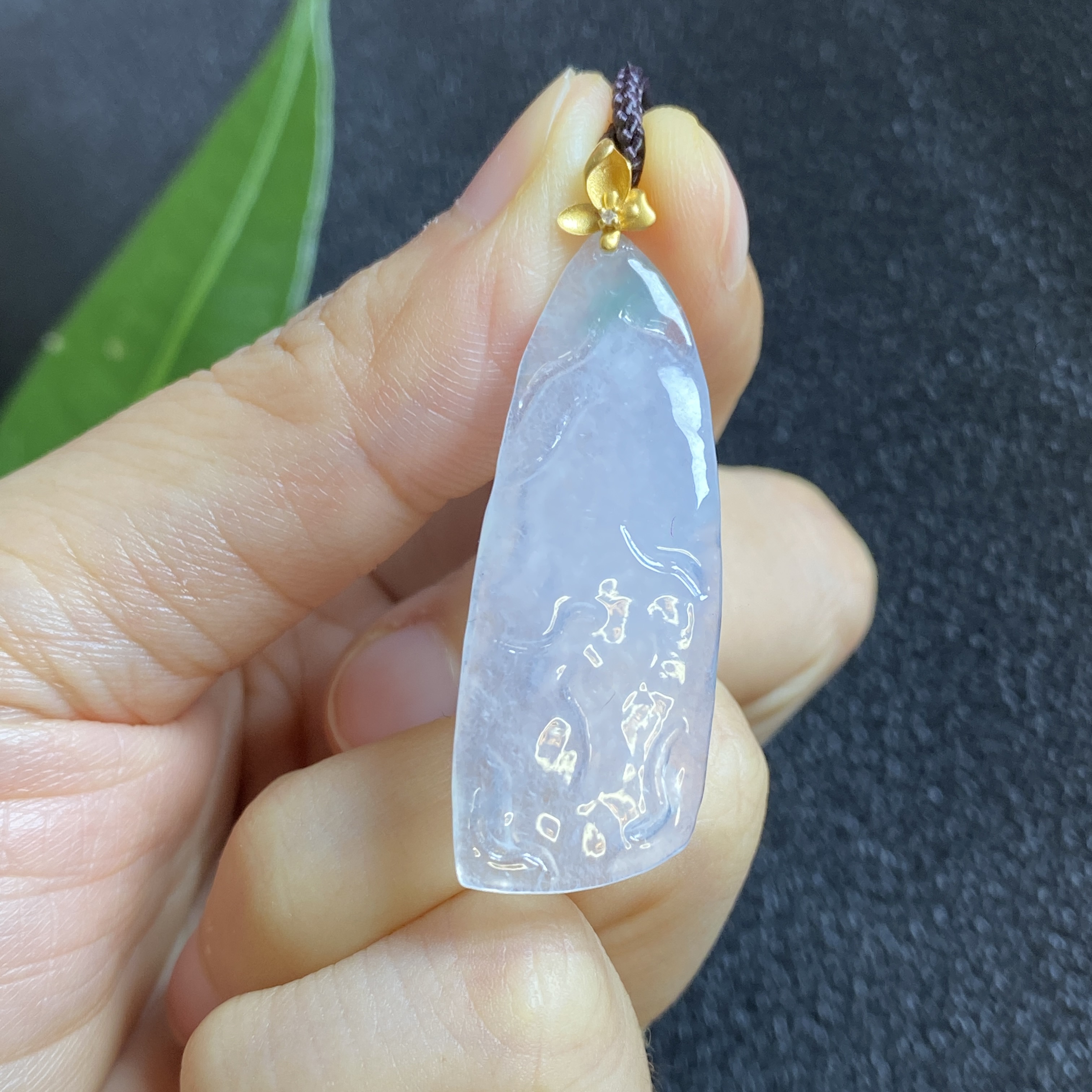 掌中翠天然翡翠冰种随形挂件18k金镶嵌玉石吊坠 0179