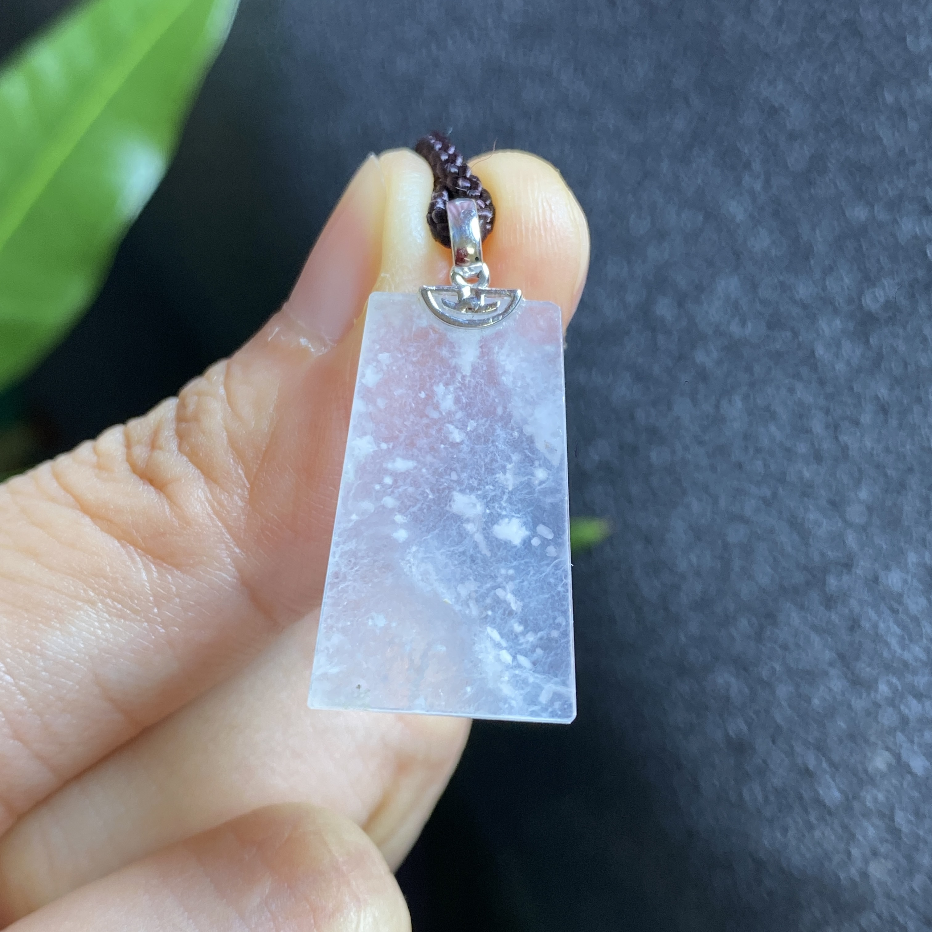 掌中翠天然翡翠冰种雪花棉平安无事牌18k金镶嵌玉石吊坠 0282