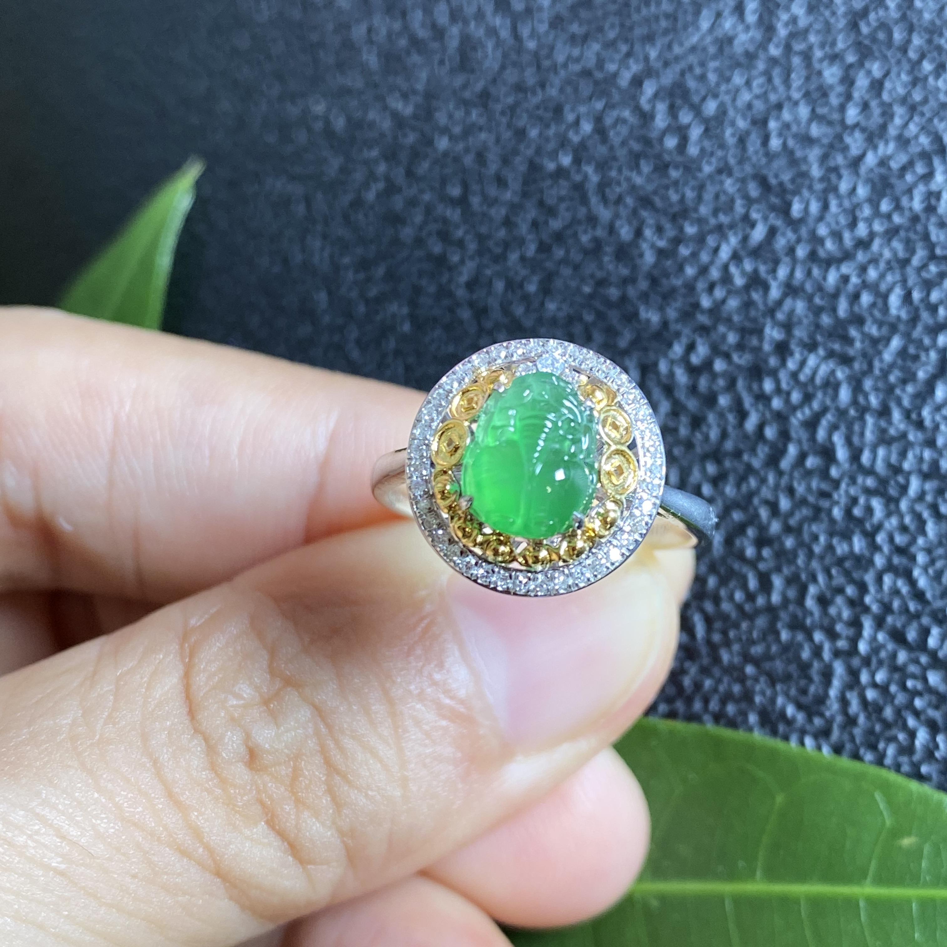 掌中翠翡翠A货冰种起胶满绿正阳绿小貔貅戒指18K金镶嵌女款 0191