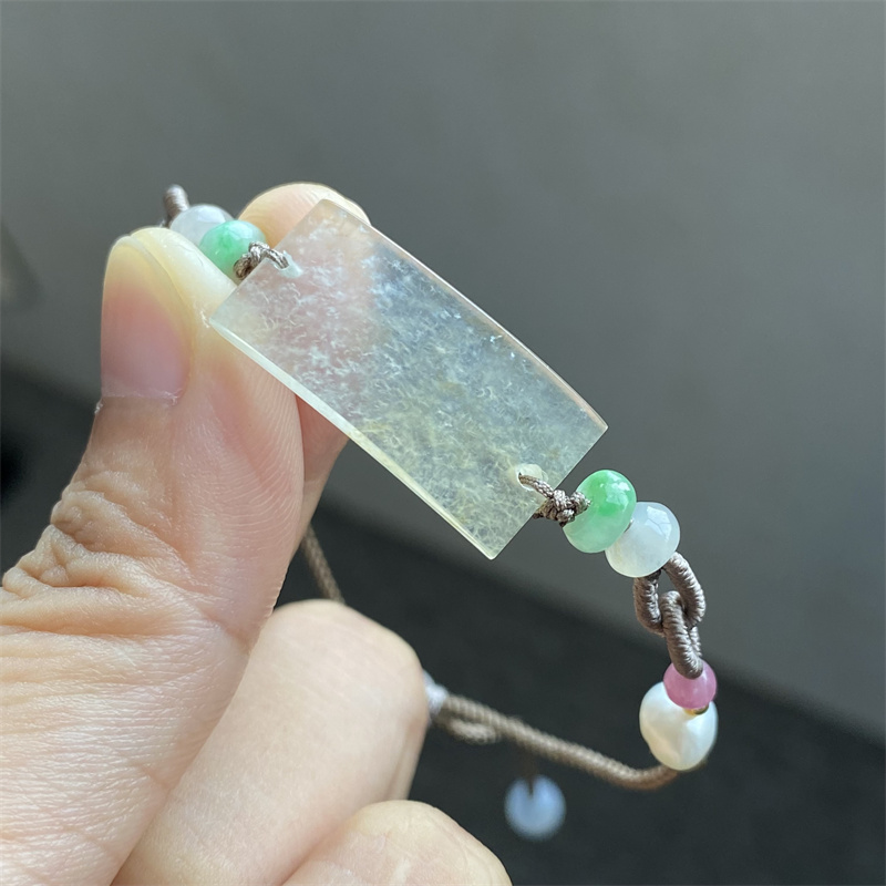 缅甸翡翠A货高冰种浅黄手牌
