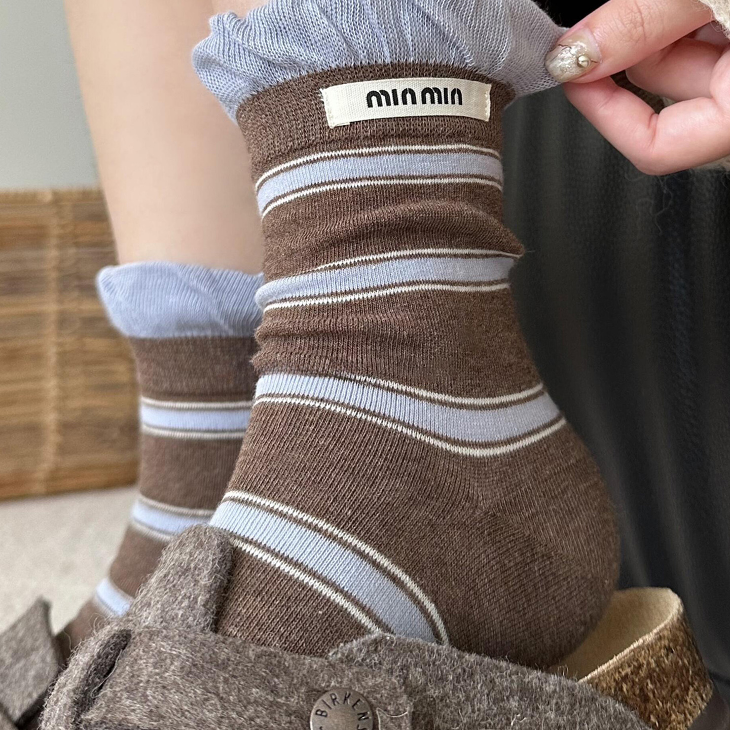 miu系袜子女2025新款爆款中筒