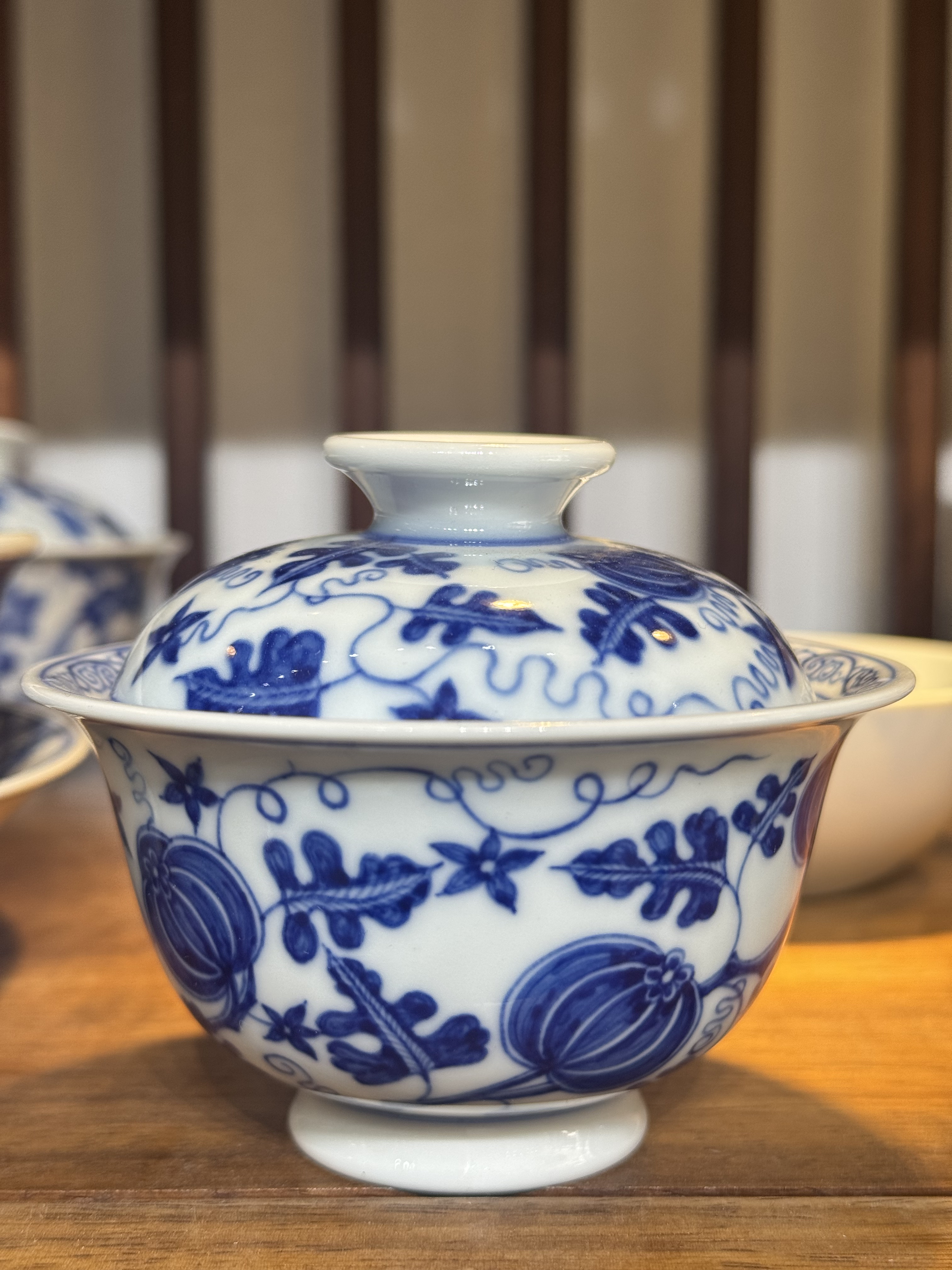 景德镇陶瓷手绘2026新款青花缠枝莲纹压手杯功夫茶具品茗单杯中式