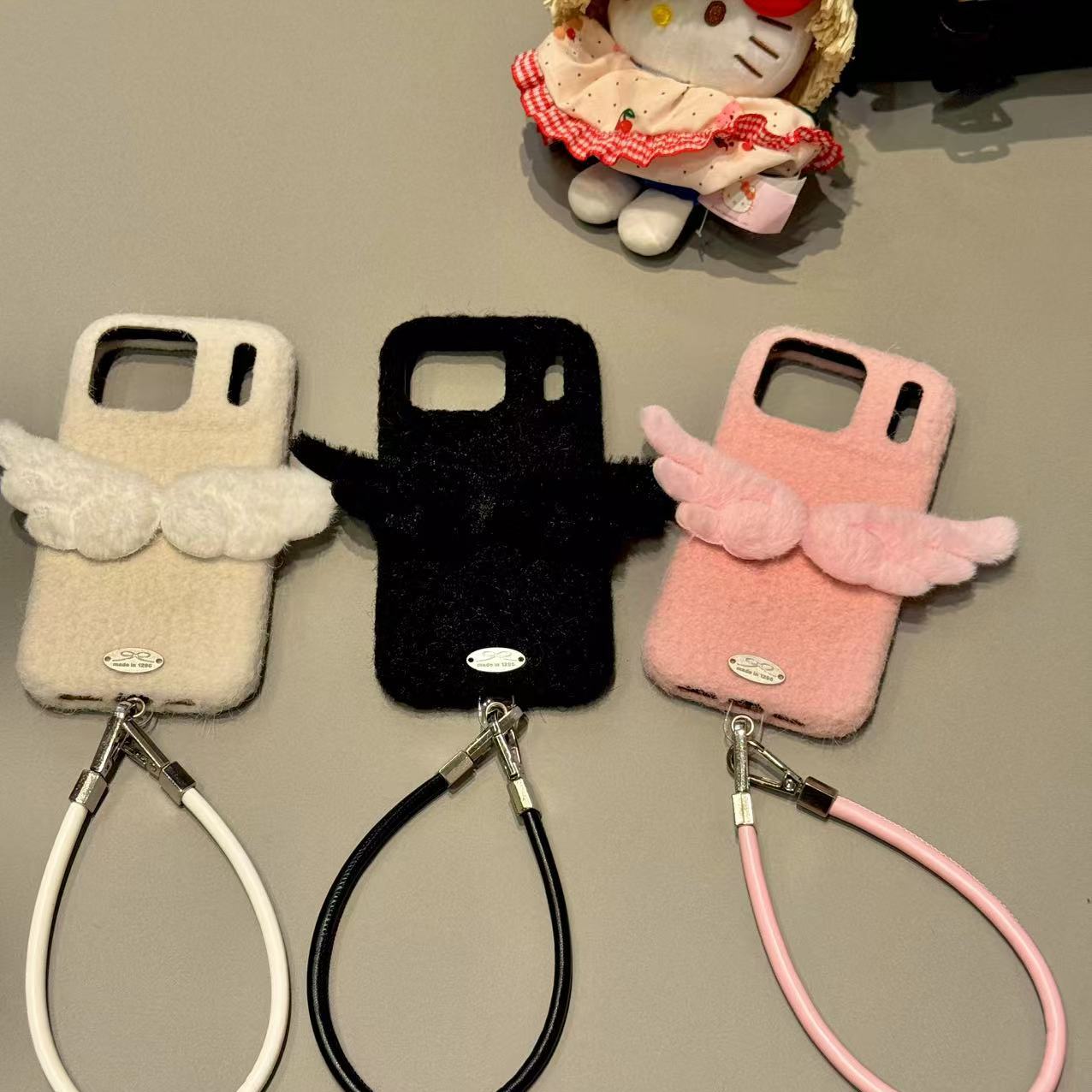 简约ins纯色毛绒天使翅膀适用iphone17promax苹果16p手机保护壳15
