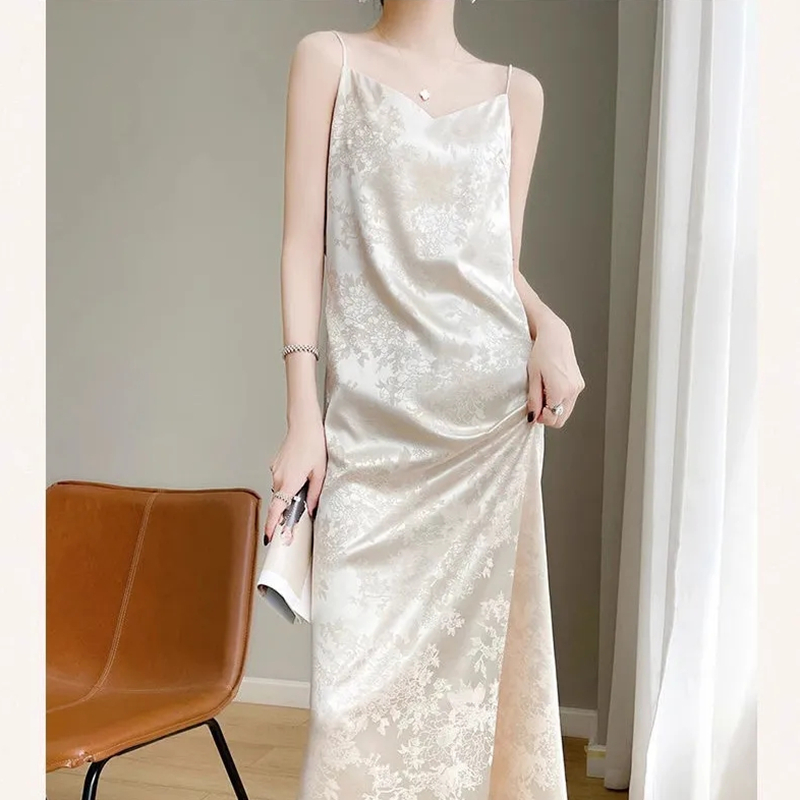 吊带连衣裙女法式V领背心A字长裙