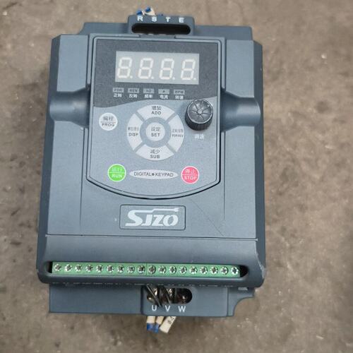 议价SIZO变频器 ZQ100M-1R5G3-B可维修