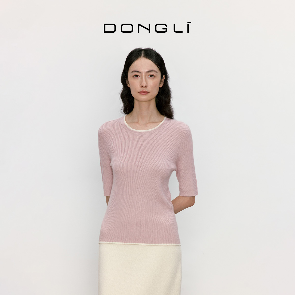 东黎女士精纺撞色边圆领半袖