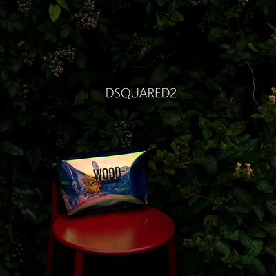 DSQUARED2 香水柜赠品包 大字母标镭射塑胶材质 防水 带护袋