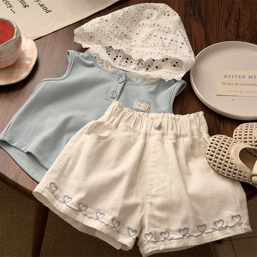 2026夏季女宝蓝色爱心刺绣白色短裤女童裤子外穿儿童薄款洋气小童