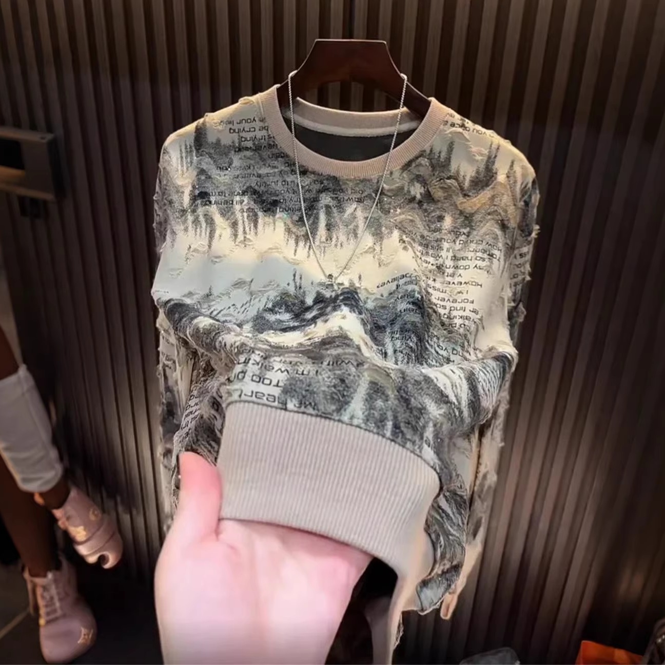 春秋季长袖卫衣新款字母青年满天星亮闪破洞男上衣轻奢圆领潮流男