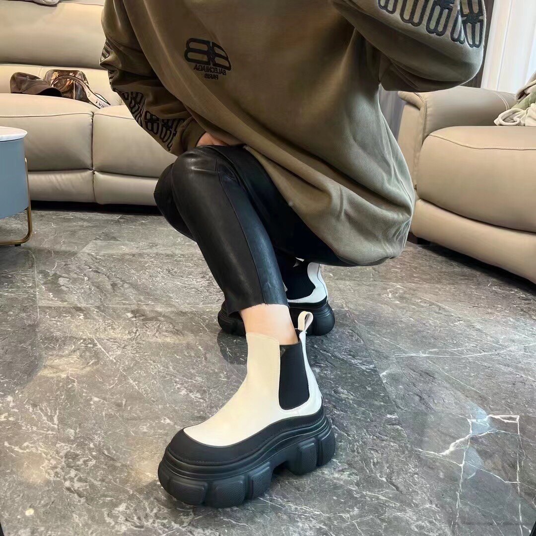 欧货纯皮马丁靴女松紧口2023马丁靴