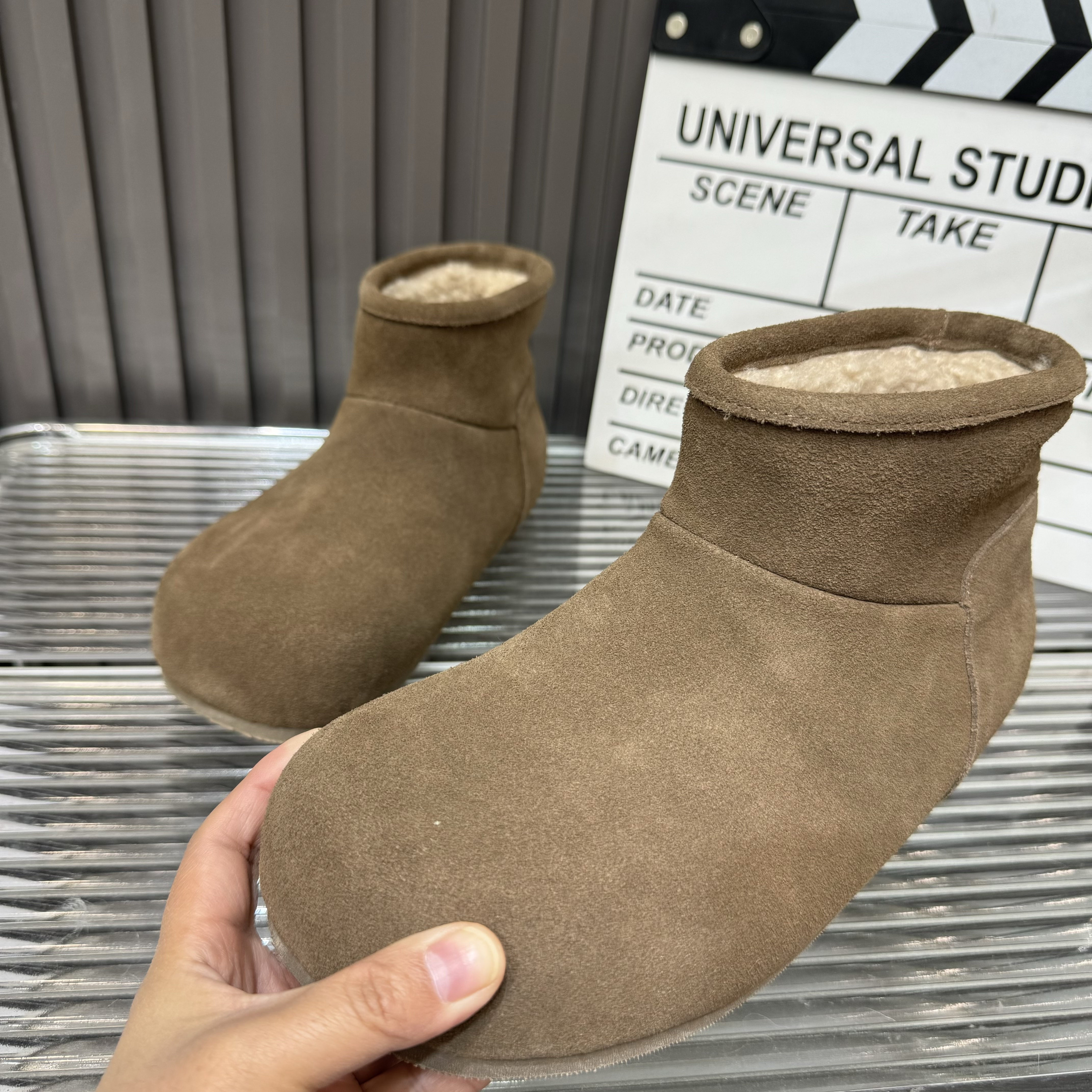 2025新款厚底女百搭休闲鞋时尚运动潮鞋舒适女鞋子百搭马丁靴洋气