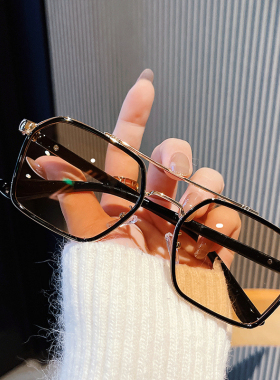 2022新款男士韩版潮黑框茶色