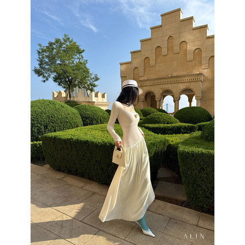 阿琳 ALIN【心动】上紧下松拼接大方领长袖连衣裙女镂空针织长裙
