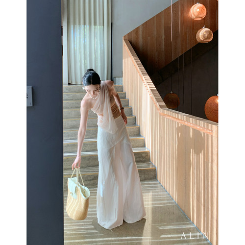 阿琳ALIN 观星辞 高级感吊带女斜肩挂脖夏季新款纯欲短款抹胸上衣