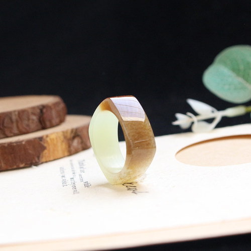 简约气质款和田玉糖白玉方形指环