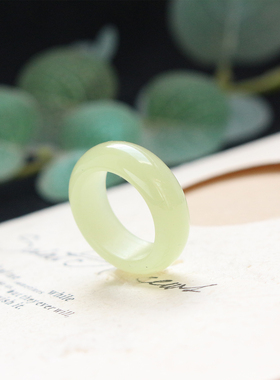 简约时尚和田玉黄口料圆戒指
